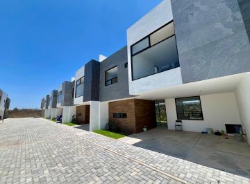 Casa · 164m² · 3 Recámaras · 2 Estacionamientos · Casa en Venta La Radial a 3 Min de La Uvm