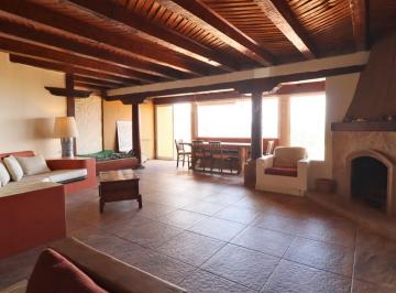 Casa de 4 habitaciones, Pátzcuaro · Casa en Venta, Extenso Terreno y Vista Panorámica Al Lago de Pátzcuaro.