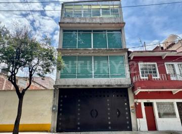Edificio · 350m² · 3 Estacionamientos · Venta de Edificio en Paulino Navarro, Cuauhtemoc, Ciudad de México