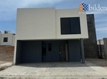 Casa · 220m² · 3 Recámaras · 3 Estacionamientos · Casa en Venta en Fracc. Cotto de Asturia Durango