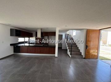 Casa de 2 habitaciones, El Marqués · Zizana Casa en Privada con Alberca y Áreas Verdes en Venta Rah2480