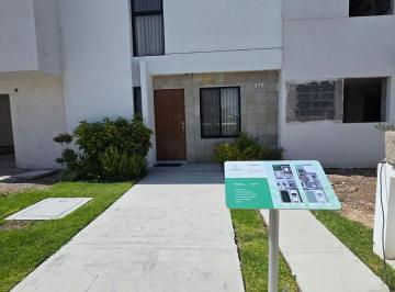 Casa · 112m² · 4 Recámaras · 1 Estacionamiento · Casa en Venta en Carena Residencial