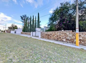 Terreno / Lote , Tequisquiapan · Terreno Bardeado con Casa Club y Alberca en Fracc. Exclusivo Tequisquiapan Querétaro