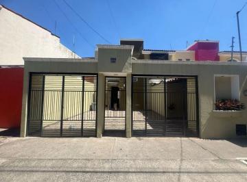 Casa de 3 habitaciones, Zapopan · Fracc Girasoles en Av