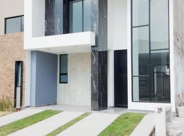 Casa · 192m² · 3 Recámaras · 2 Estacionamientos · Casa en Venta en Esmeralda San Mateo Atenco Toluca Mex.