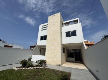 Casa · 333m² · 3 Recámaras · 2 Estacionamientos · Casa de Lujo en Venta en La Tampiquera