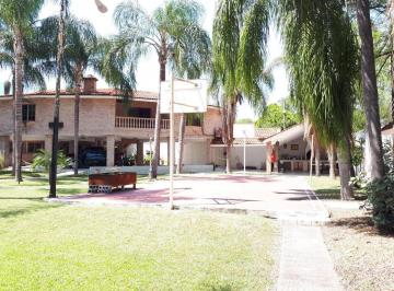 Casa · 528m² · 6 Recámaras · 6 Estacionamientos · Quinta - Yerbaniz