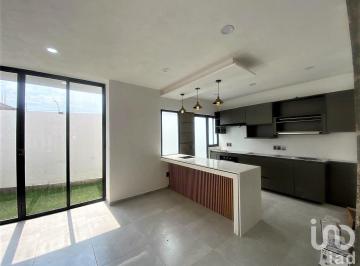 Casa · 171m² · 3 Recámaras · 2 Estacionamientos · Casa en Venta Pedregal de Schoesttat, San Pablo, Corregidora, Qro