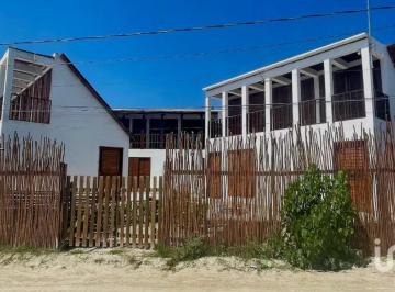 Casa · 253m² · 3 Recámaras · 2 Estacionamientos · Vendo Casa Chalet en Madera a m de La Playa en La Isla de Holbox, Q. Roo