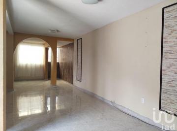 Casa · 170m² · 3 Recámaras · 3 Estacionamientos · Venta de Casa Para Remodelar en Lomas de Atizapán, Atizapán de Zaragoza, Edo. de México