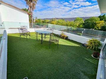Casa de 4 habitaciones, Querétaro · Elegancia y Confort en Cada Espacio - Centro Sur