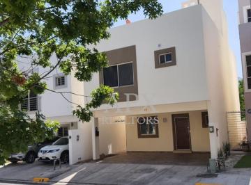 Casa · 142m² · 3 Recámaras · 2 Estacionamientos · Casa en Venta Zona Sur Excelente Ubicacion