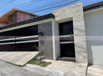 Casa · 267m² · 3 Recámaras · 2 Estacionamientos · Casa en Venta en Monterrey