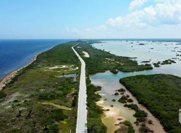 Terreno / Lote · 2128m² · Exclusivo Lote "Beach Front" en Venta, Santa Clara, Yucatan