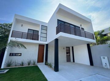 Casa de 3 habitaciones, Solidaridad · Casa en Privada Arcos Bambú, en Venta, Centro Maya, Playa del Carmen