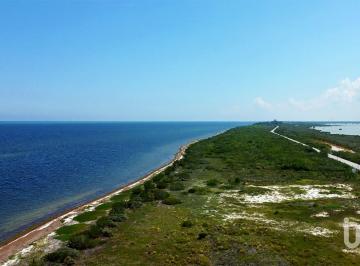 Terreno / Lote · 795m² · Lote "Beach Front" en Venta, Santa Clara, Yucatan
