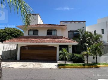 Casa · 407m² · 3 Recámaras · 2 Estacionamientos · Casa en Venta en Playas del Conchal