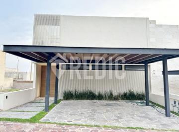 Casa de 4 habitaciones, Querétaro · Casa en Venta en Altozano