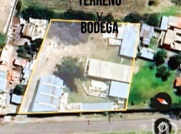 Terreno / Lote · 400m² · 2 Recámaras · Venta de Terreno de 2,000 m², con Bodega de 300 m², en Santa María Nativitas Estado de México.