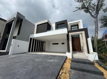 Casa · 300m² · 4 Recámaras · 3 Estacionamientos · Casa en Venta en Fraccionamiento Campestre Santiago, Santiago, Nuevo Leon, Recamara en Planta Baja