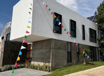Casa · 202m² · 3 Recámaras · 2 Estacionamientos · Casa en Venta en Carrara