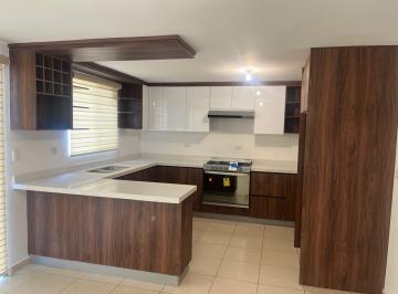 Casa · 224m² · 4 Recámaras · Casa en Renta en Cumbres San Agustin