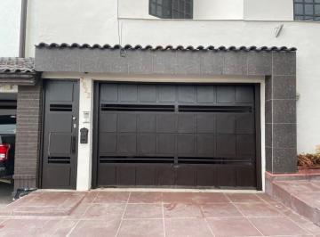 Casa de 2 habitaciones, Monterrey · Casa en Venta Col. Cumbres 4 Sector, Calle Privada 202 m² de Terreno, 246 m² de Construcción.