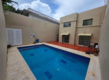 Casa · 330m² · 4 Recámaras · 2 Estacionamientos · Casa con Alberca Privada en Renta Playa del Carmen