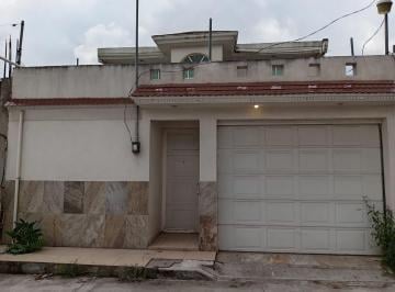 Casa · 200m² · 5 Recámaras · 2 Estacionamientos · Casa en Héroes del 5 de Mayo