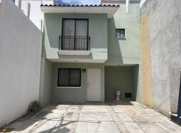 Casa · 110m² · 4 Recámaras · 2 Estacionamientos · Casa en Venta Arboledas de La Luz León Guanajuato