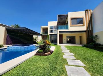 Casa de 4 habitaciones, Cuernavaca · En Venta Preciosa Casa Nueva en Vista Hermosa