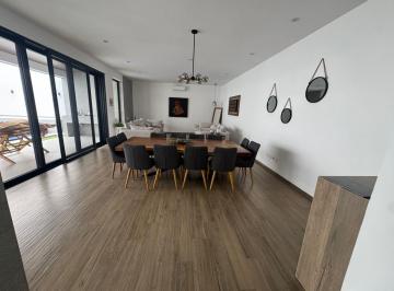 Casa · 579m² · 3 Recámaras · 3 Estacionamientos · Casa en Venta en Cerradas del Pedregal