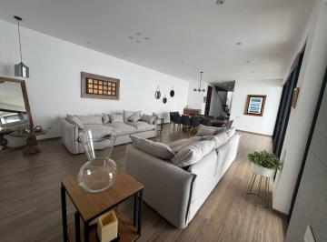 Casa · 579m² · 3 Recámaras · 3 Estacionamientos · Casa en Venta en Cerradas del Pedregal