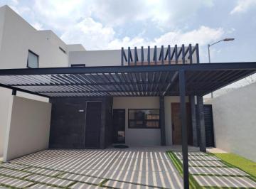 Casa de 3 habitaciones, Salamanca · Casa en Venta con Recámara en Pb en Fracc. Exclusivo Zona Norte, Terrazas Residencia