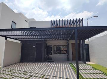 Casa de 3 habitaciones, Salamanca · Casa en Venta con Recámara en Pb en Fracc. Exclusivo Zona Norte, Terrazas Residencia