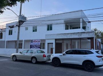 Casa de 2 habitaciones, Guadalajara · Inmueble Versátil: Bodega, Oficina o Local en Planta Baja y Casa en Planta Alta