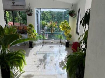 Casa · 367m² · 4 Recámaras · 2 Estacionamientos · Casa en Venta Club de Golf Santa Fe Xochitepec