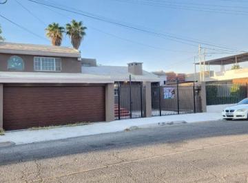 Casa de 4 habitaciones, Mexicali · Excelente Propiedad en Venta Fraccionamiento Villafontana Excelente Ubicación