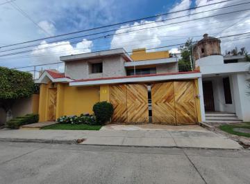 Casa · 453m² · 5 Recámaras · 5 Estacionamientos · Casa en Venta en Nayarit Centro