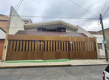 Casa · 453m² · 5 Recámaras · 5 Estacionamientos · Casa en Venta o Renta en Nayarit Centro