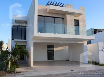Casa · 283m² · 4 Recámaras · 2 Estacionamientos · Venta de Casa en Punto Lomas