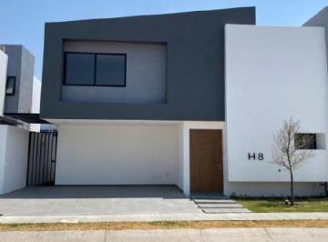 Casa · 199m² · 3 Recámaras · 2 Estacionamientos · Venta de Casa en Valles del Molino a H - 08