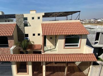 Casa en condominio · 310m² · 4 Recámaras · 3 Estacionamientos · Casa Venta en Condominio en Metepec, Edomex.