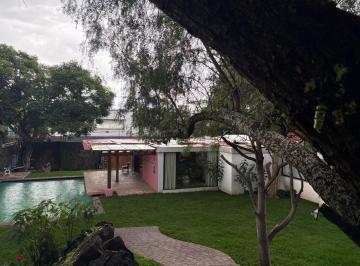 Casa · 1000m² · 4 Recámaras · 4 Estacionamientos · Casa en Renta