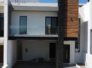 Casa · 242m² · 3 Recámaras · 2 Estacionamientos · Casa en Venta en Valdivia Residencial por Cantera Chihuahua