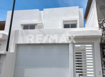 Casa · 125m² · 3 Recámaras · 2 Estacionamientos · Casa en Venta en El Mariano Matamoros, Tijuana