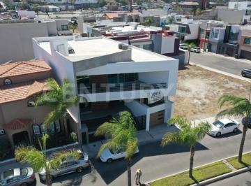 Casa · 670m² · 3 Recámaras · 8 Estacionamientos · Casa de Lujo en Venta en Paraiso del Rio, Tijuana, Baja California.