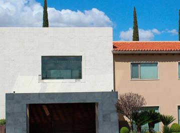 Casa de 4 habitaciones, Chihuahua · Casa en Venta Fracc. Los Cedros