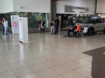 Local comercial , Guadalajara · Oportunidad Única en Plaza Las Torres Traspaso o Renta de Local con Alta Rentabilidad