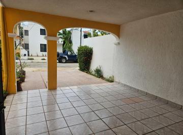 Casa · 170m² · 3 Recámaras · 2 Estacionamientos · Hermosa Casa en Venta Villas Palma Chuburna de Hidalgo (Fvc - 2667)